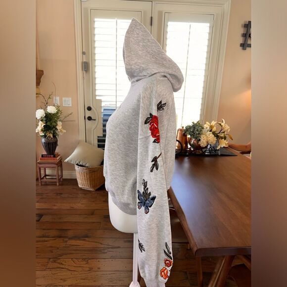 Wrstohvr Worst Behavior cropped hoodie Sz S  butterfly Embroidered sleeves - Picture 4 of 7